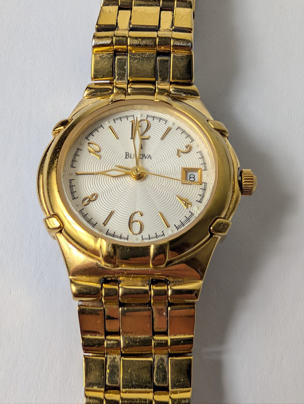 Vintage Bulova Gold-Tone Watch Cream Textured Dial Date Bracelet